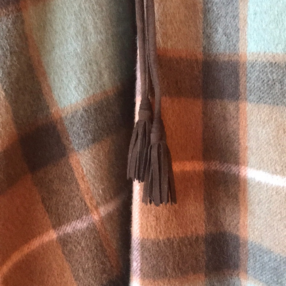 GUCCI CAPE⚡️⚡️⚡️⚡️ - Picture 4 of 6
